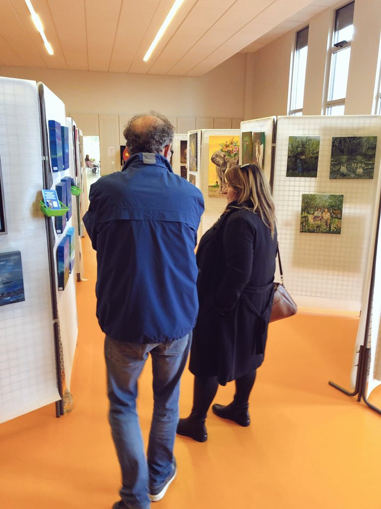 christelleritz's tweet photo. De belles rencontres à la 9ème édition de l'exposition d'art organisée par l'association Trinat à #chalampe 🖌🖼
Ravie d'avoir pu échanger avec Bonito Nyakpo, organisateur de cette magnifique exposition.
#circo6806
#christelleritz
@RN_GrandEst
#Culture https://t.co/98Q3aR3ke4