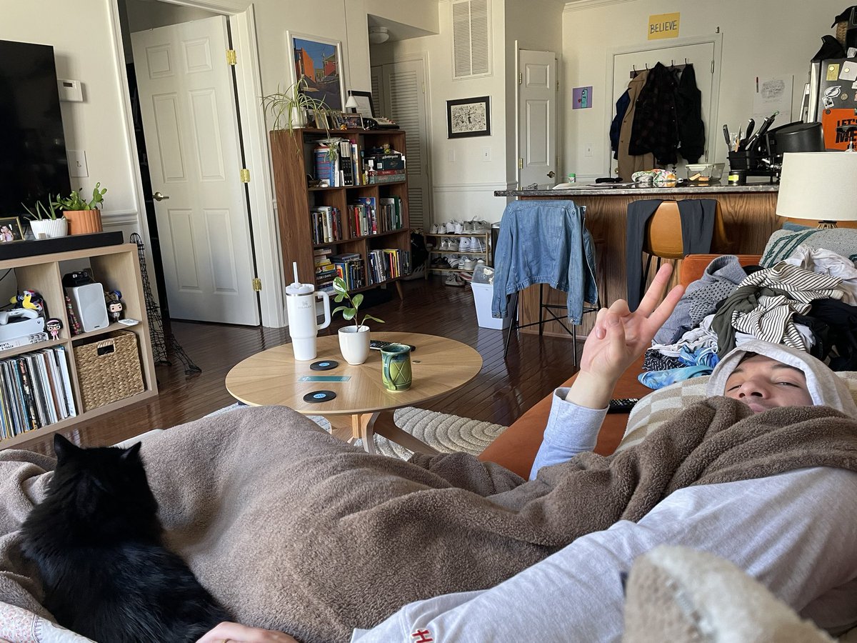 There are two kinds of people on Sundays. 

I am this kind.