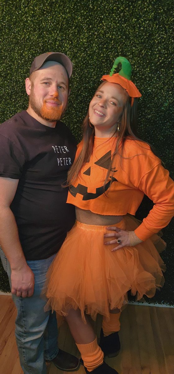 CuteYetClumsy22's tweet photo. We won the costume contest!! 🎃🖤🧡
#couplescostume #halloween #halloweencostume #couplesgoals #wecute https://t.co/gwBakWypS6