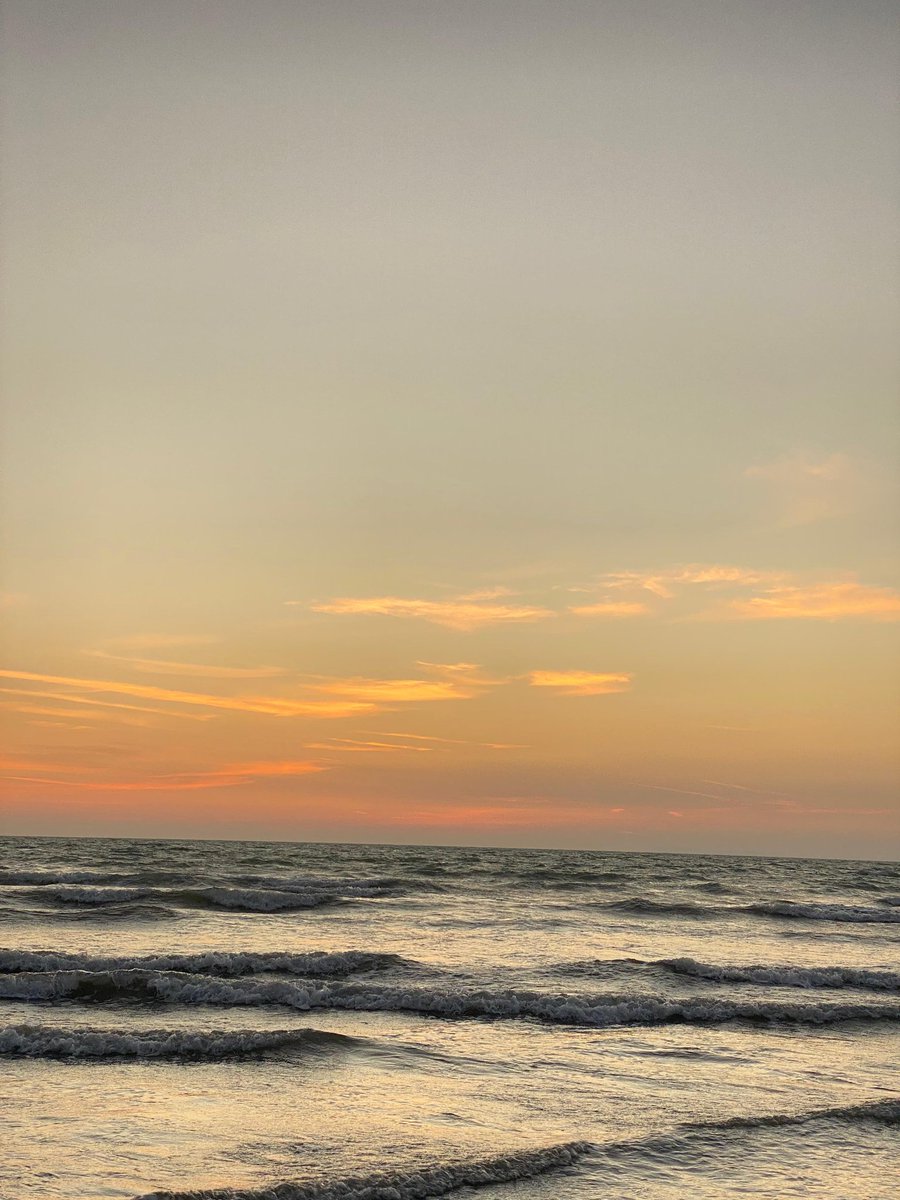 اے تیاب اِنت ءُ اِدا دیگر ءِ وشبو شِنگاں
کَسے اَتک ءَ تاں وتی جندے توار ءَ اتک ءَ
#Gwadar