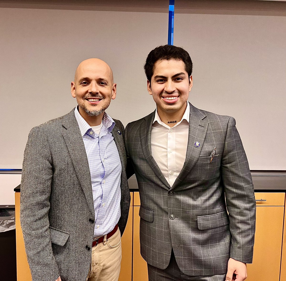 Felicidades a Diego Zamata-Ovalle MSIV  inaugural winner of the Nilda I Soto Diversity, Equity and Inclusion Excellence Scholarship at Albert Einstein College of Medicine.  Diego you have what it takes to be a medical school leader! Donate now einsteinmed.edu/giving/nilda-s…