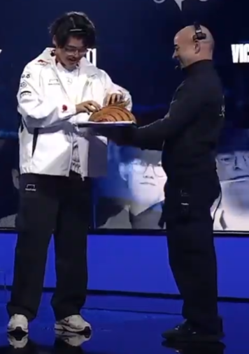 Chcą otruć Gumayusiego przed fianałem...