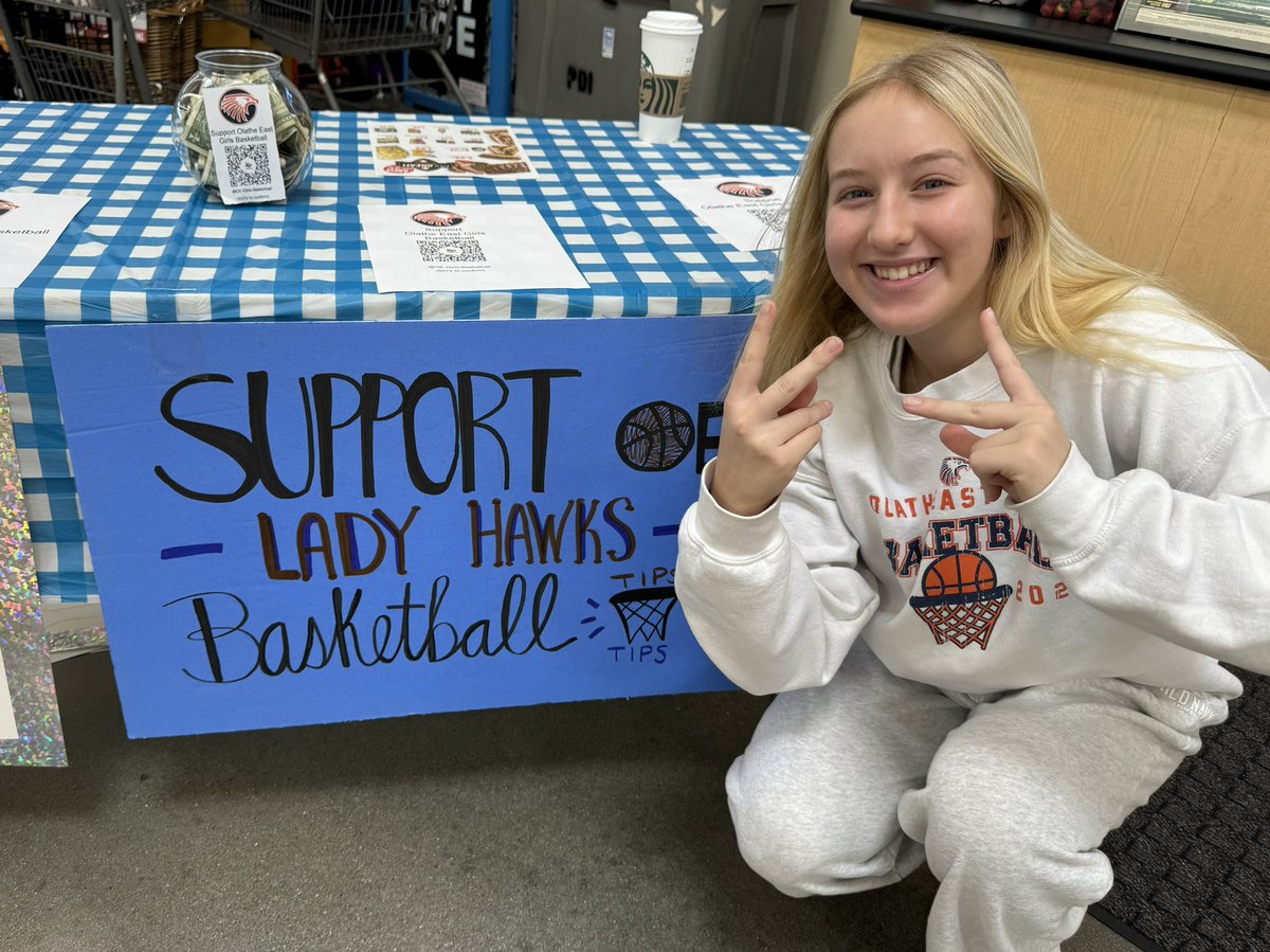 OELadyHawksGBB's tweet photo. Need to grocery shop? Come to Hy-Vee on 151st and Blackbob until 3:00 pm today and we will help sack your groceries! https://t.co/XA2Ama4kG6