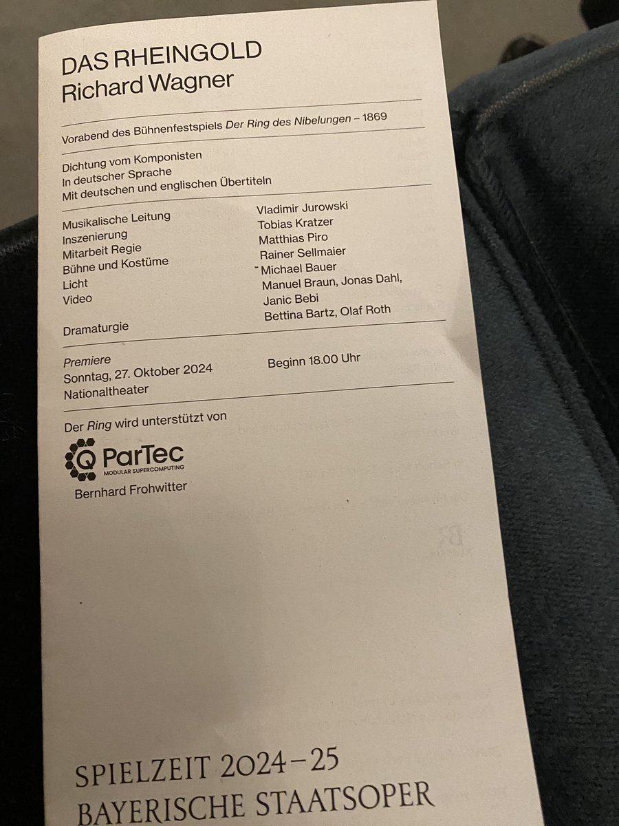 WandererSite's tweet image. A @bay_staatsoper pour Das Rheingold première journée du Ring très attendu signé #Kratzer et #Jurowski.