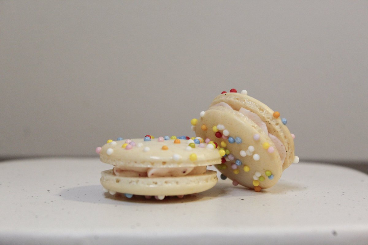 BasedZillenial's tweet image. My beautiful babies. #Macarons