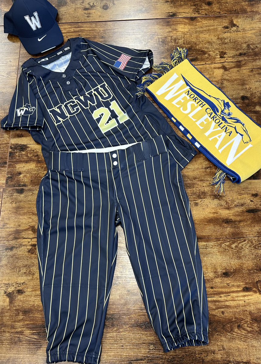 NC_Wesleyan_SB's tweet photo. New threads drop😤 #RollShops https://t.co/qt3dnEBW44
