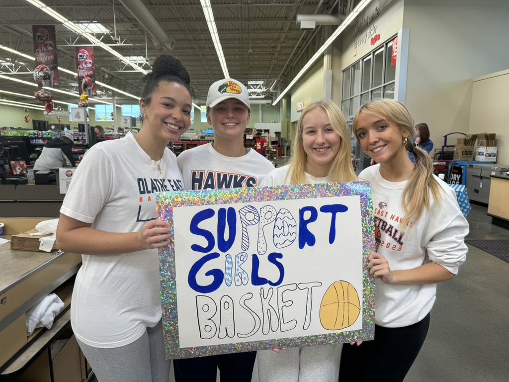OELadyHawksGBB's tweet photo. Thank you @OEWBB_Boosters for organizing our first fundraiser of the season! Come see us at the 151st Hy-Vee TODAY! https://t.co/Qkjc05tUbW