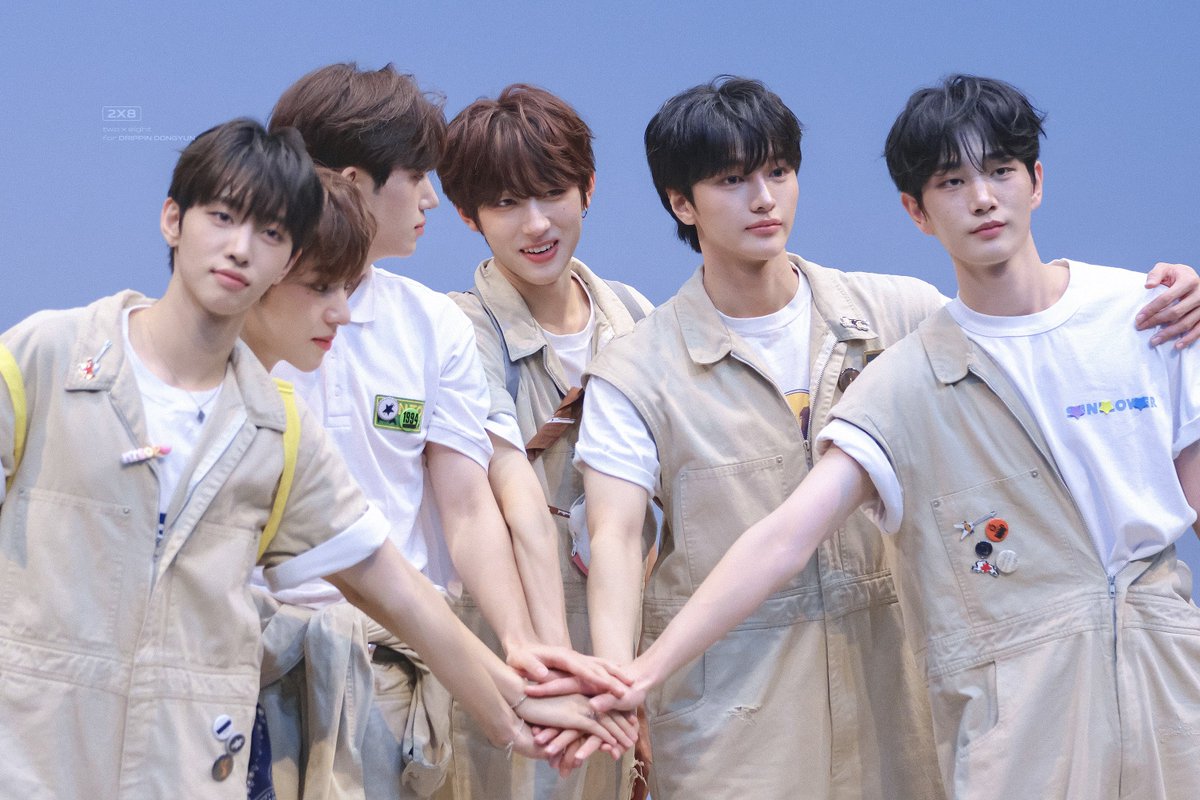 2x8_pin's tweet photo. 늘 행복합시다 ➿ 4주년 축하해!

#드리핀 #DRIPPIN #4YearsWithDRIPPIN
#DRIPPIN_4th_Anniversary
#이협 #황윤성 #주창욱 #김동윤 #김민서 #차준호 https://t.co/a2X8xNg0N0