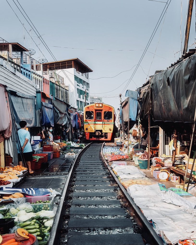 dreiphilip's tweet photo. 📍 Maeklong Railway Market 🇹🇭💕🙏🏻 https://t.co/yHmCccud0k
