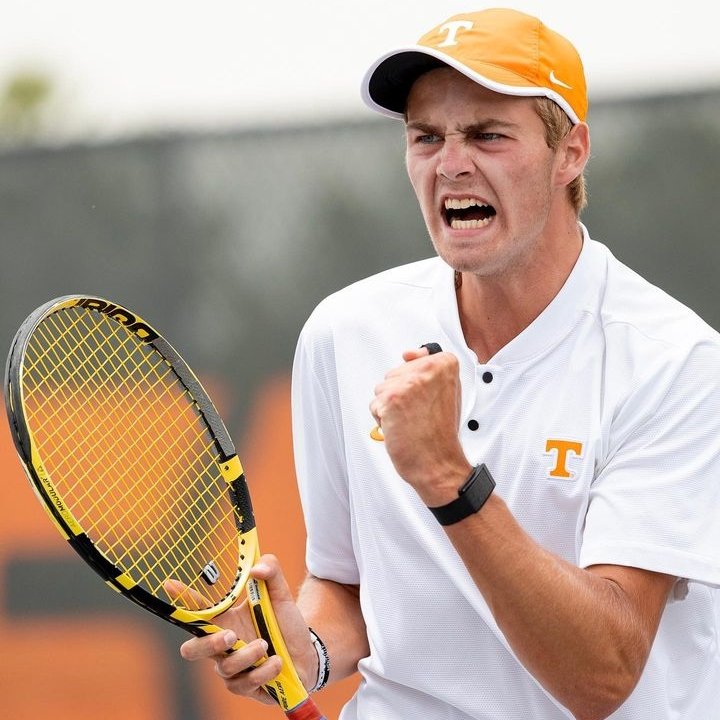 TheTennisTalker's tweet photo. Johannus Monday 🇬🇧  

Defeats Aguilar 🇨🇦 6-1 6-3 to win the 25k title in Norman 

3 weeks, 3 x 25k ITF titles 

25k Norman 🏆 
25k Harlingen 🏆 
25k Louisville 🏆 

75 ATP points. 👏 https://t.co/JoiuJgyvL7
