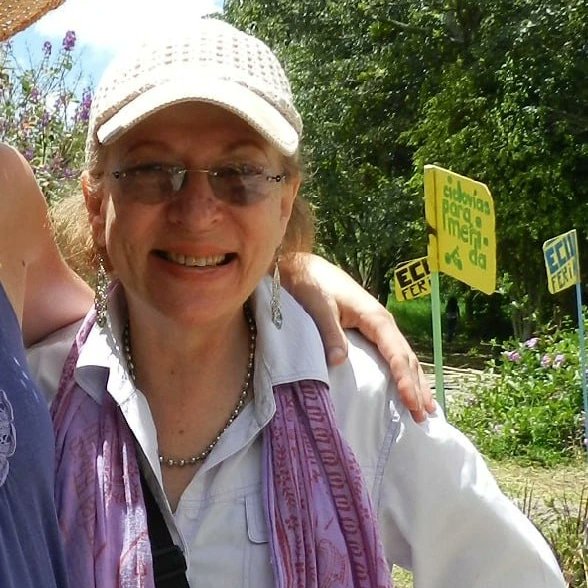 La familia Mano a Mano, despide a una de sus  insignes fundadoras y voluntarias
ELIDE ZORAIDA OLIVARES RIVAS
Quien dejó este plano terrenal el día sábado 26 de octubre de 2024
Con agradecimiento, celebramos su entusiasmo por la vida y su incondicional apoyo para nuestro colectivo