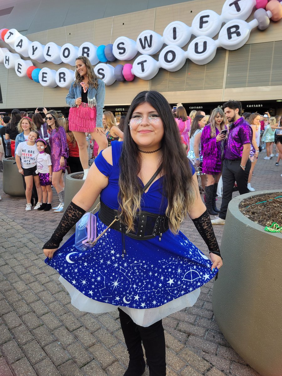 cazamtothemax's tweet photo. Lil self conscious posting this, but this was the fit for N2
I painted the stars, constellations and all that myself!
Is it truly Midnights? Probs not but it's blue and stars and it's fine lmao
Also I am so sore today π
#NOLASTSTheErasTour #NOLAN2 #Midnights https://t.co/68ZHmigb3f