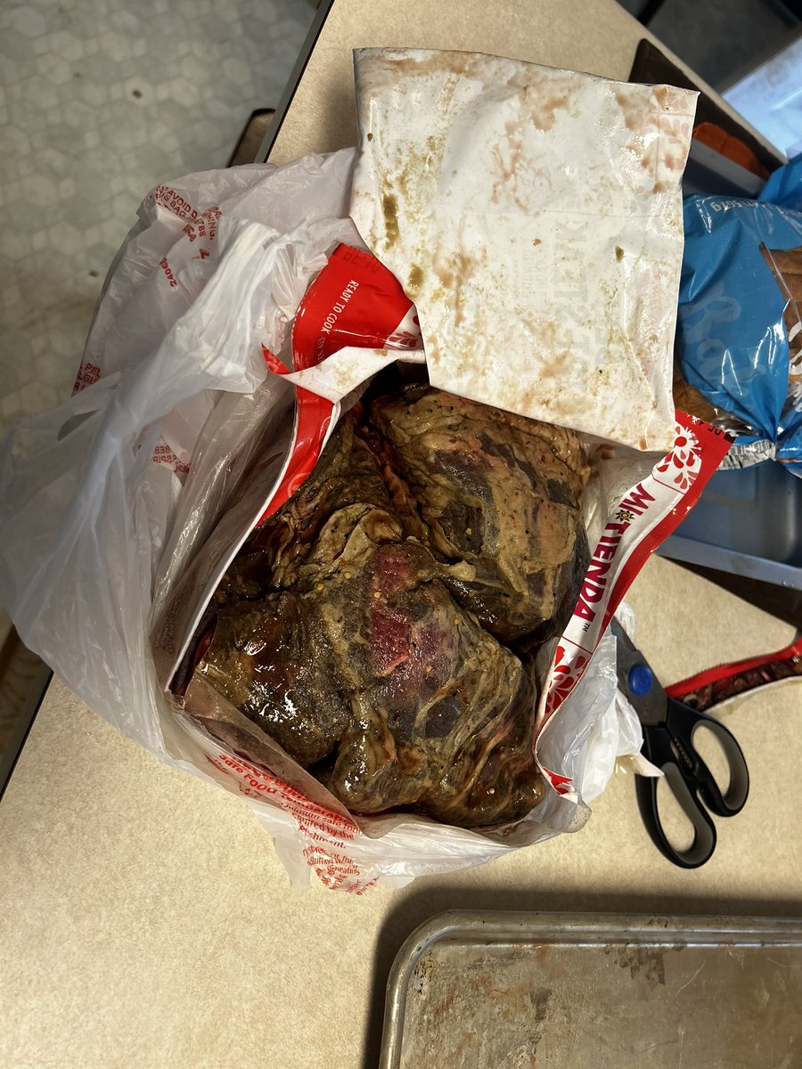 JlizFriz's tweet photo. @HEB I don’t live in Texas but I love HEB fajita meat! Bought from McKinney HEB and brought home to Arkansas. My meat was bad! 😢 What can we do? It was within the expiration date. https://t.co/LEYfu4ZPvh
