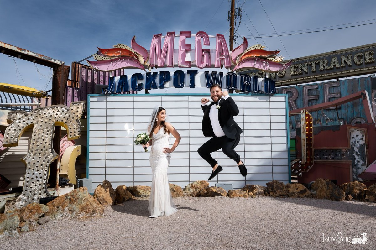 LVLuvBug's tweet photo. Neon Museum fun photo shoot
#neonmuseum #lasvegassign #lasvegaswedding #vegaswedding #elopement #lasvegasweddingphotographer #microwedding #lasvegasweddingphotographer #destinationwedding #desertwedding https://t.co/FbrBwYA1pR