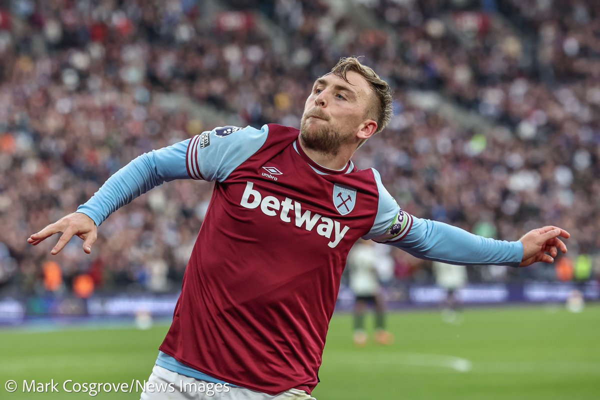 Mark_Cozy's tweet photo. West Ham 2-1 Man Utd
What a game, end to end action. I took Man Utd in the first half and decided to stay put and cover West Ham in the second half. Goals from Summerville and Bowen.
#westham #westhamunited #manutd #premierleague #football #soccer #canonpro #canonuk #canonphoto #sport #fyp