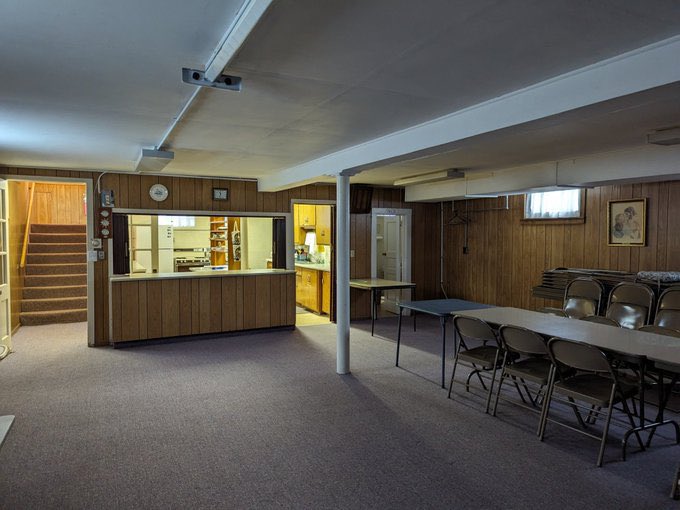 midwestern_ope's tweet photo. Every Midwest church basement looks and smells the same https://t.co/AcBozA5YAA