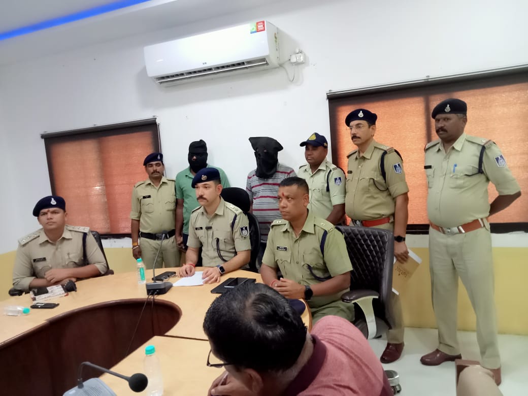 रतलाम पुलिस की अवैध मादक पदार्थ के विरुद्ध कार्रवाई

👉 थाना औद्योगिक क्षेत्र रतलाम पुलिस ने 8 क्विंटल 39 किलो डोडाचूरा ले जाते 2 तस्करों को पकड़ा

<a href="/AmitShah/">Amit Shah</a>
<a href="/DrMohanYadav51/">Dr Mohan Yadav</a>
<a href="/DGP_MP/">DGP MP</a>
<a href="/SP_RATLAM_MP/">S.P. Ratlam</a>
#JansamparkMP