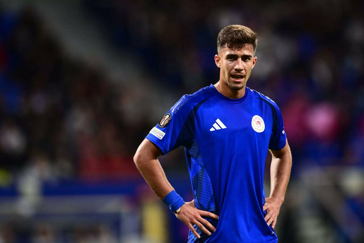 👤Charalampos Kostoulas🇬🇷(CF,1.85,07')
Team: Olympiacos
Foot: Right
💪Strengths
-Body Strength
-Pace &amp; Athleticism
-Aggression
-Aerial Ability
-Finishing
-Composure
-Off-Ball Movement
-Pressing
-Technical Ability
-Dribbling