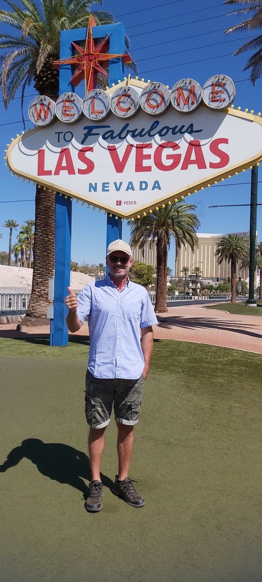 ozzimau's tweet photo. Gran casino ma tutto normale a Vegas.... https://t.co/FrpNpigkhN