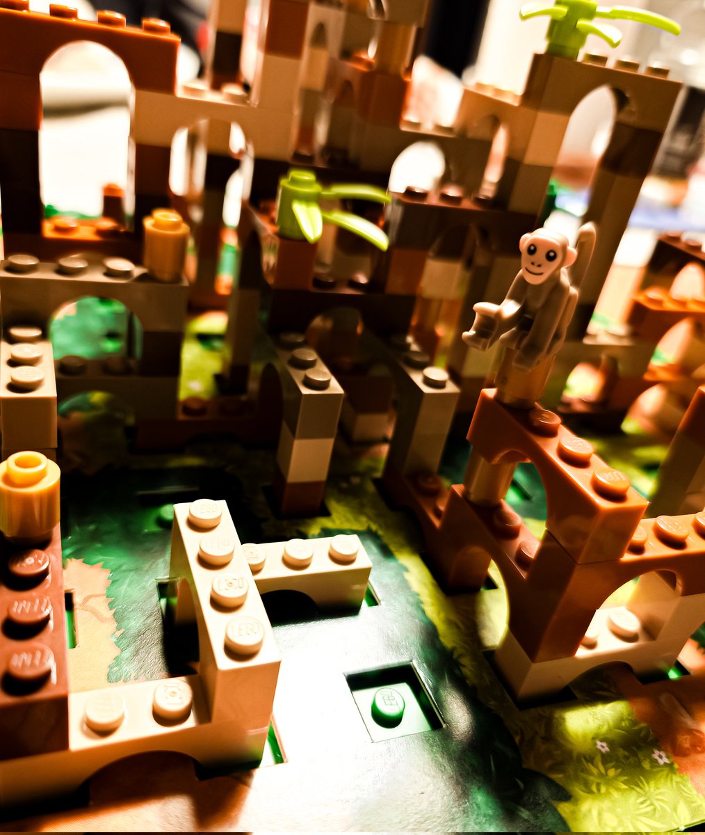 AT0MAC's tweet photo. I played #lego #legomonkeypalace #boardgame with my kids today
Not sure we did it right 🤔 but it was still great fun
Thanks @LEGO_Group for a very different experience than usual 🍌🐵
#legophotography #brickhead https://t.co/9viQ4a7guu