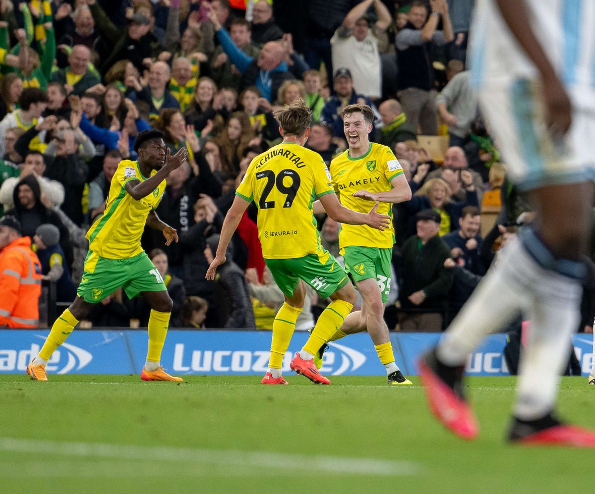 NorwichCityFC's tweet photo. Until the end 💛 https://t.co/Pfwr2fe0V7