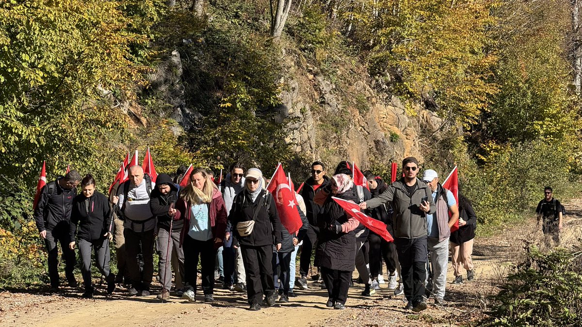 dogaakocaeli's tweet photo. 29 Ekim özel, “Kartepe zirve” doğa yürüyüş parkurunu tamamladık. 🥾🤩🇹🇷
Bizimle olan tüm doğa severlere teşekkür ederiz 💚
Bir sonraki yürüşümüzde görüşmek üzere ☘️

#DoğayaYürüyoruzKocaeli

#KocaeliDoğaTurizmParkurları

#DoğaKocaeli #29ekim https://t.co/r3DI7jY4pI