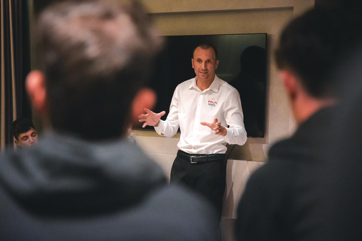 ivanbasso's tweet photo. Abbiamo appena terminato il primo vero raduno della squadra che affronterà il 2025, dove abbiamo gettato le basi tecniche della nuova stagione ma dove al contempo l'aspetto agonistico ha lasciato spazio alla sfera personale di ciascuno. In queste foto c'è il nucleo di questi quattro giorni di "team building" a Malta. Ho potuto condividere coi ragazzi chi siamo e dove vogliamo arrivare, imparando a mia volta tantissimo dalle loro reazioni e il loro fantastico atteggiamento.

Noi abbiamo un'identità ben precisa: i nuovi arrivi devono riuscire a entrare al suo interno, chi è già qui deve accoglierli e metterli nelle condizioni migliori per farlo. Così si passa da gruppo a squadra.
@TeamPoltiKometa