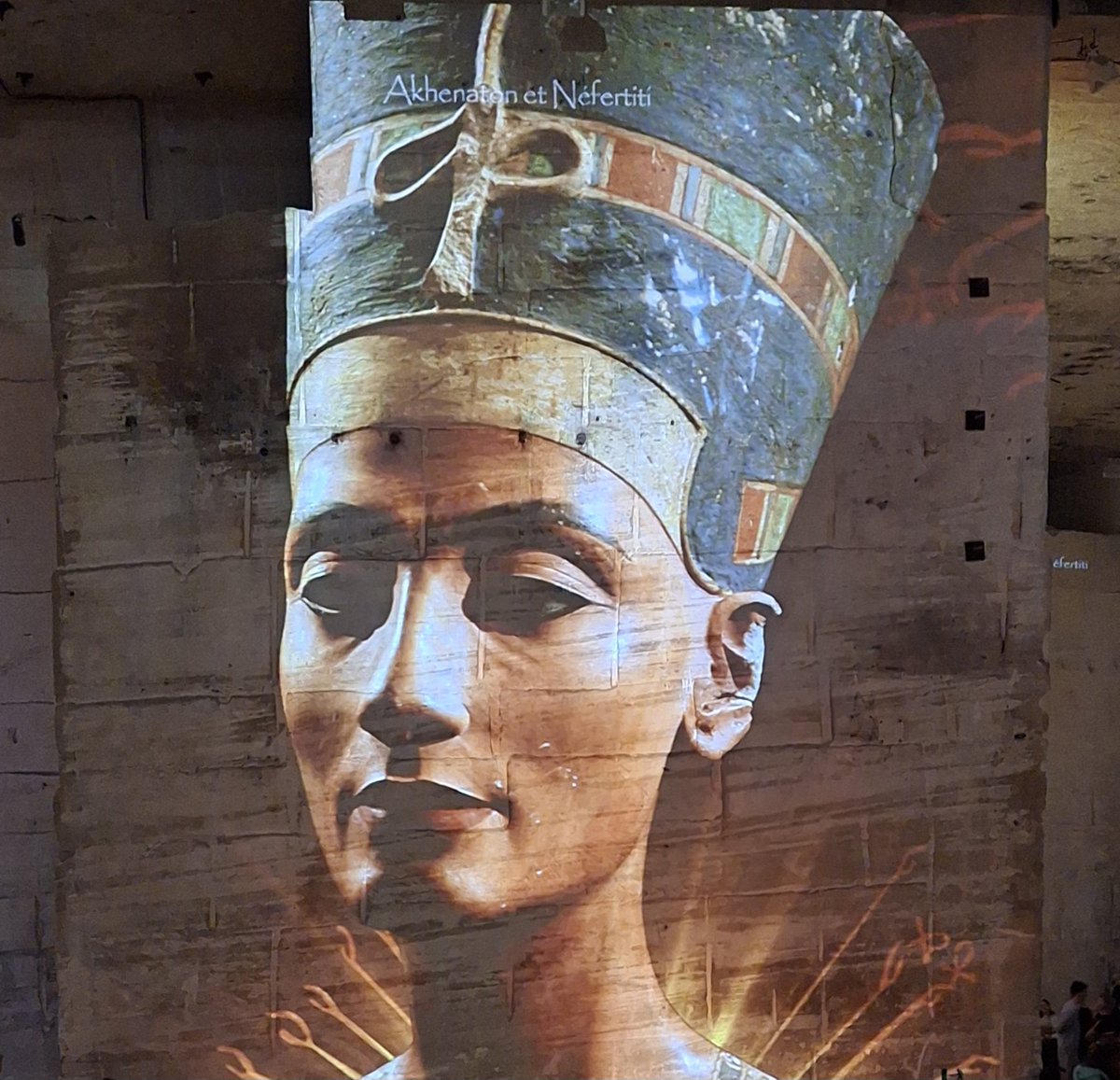 Tagada41's tweet photo. L'Égypte des Pharaons aux Carrières des Lumières des Baux de Provence
#nefertiti
#whereismyqueen https://t.co/9kvgWV6XPY