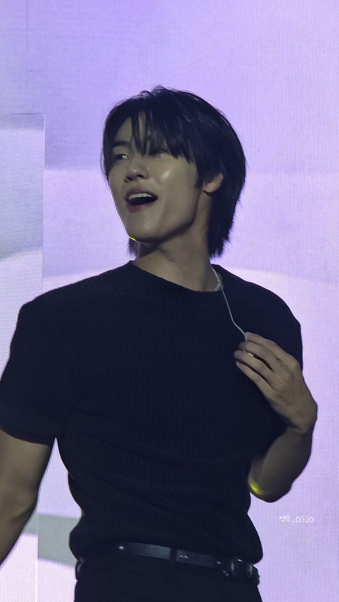 kbo0520's tweet photo. 241027 그랜드민트페스티벌

승혀비 미모 무엇..너무 잘생겼잖아🖤

#엔플라잉 #NFIying #이승협 https://t.co/2s3XDzsWzH