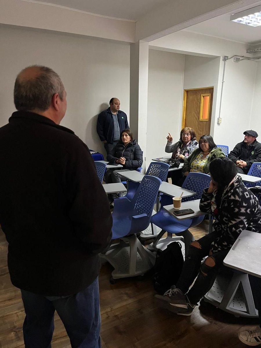 📣Hoy en la <a href="/UdeAysen/">UniversidadAysén</a> realizamos la exitosa charla técnica “Hongos silvestres comestibles: Aspectos de importancia para un aprovechamiento sustentable“ dictada por el investigador de INFOR, Patricio Chung Guin-Po.