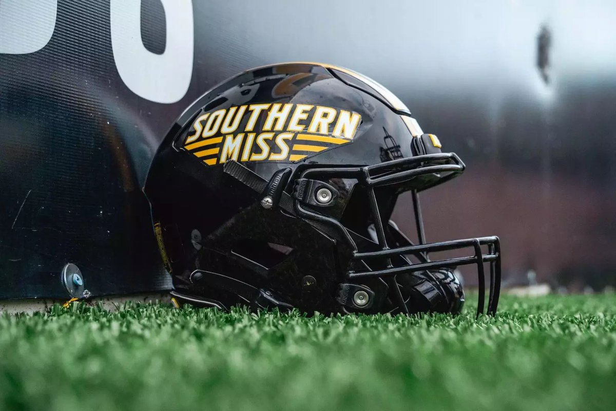 LETS TALK ABOUT IT 🎥📈

Listen Up! C/o 25, 26 &amp; 27 If You Are Interested In Being Recruited By Southern Miss (  <a href="/SouthernMissFB/">Southern Miss Football</a>  ) Please comment film, RETWEET &amp; send over transcripts. We Are Sending Over Playmakers For Evaluation. All Position’s 🎥  coaches reach out as well.