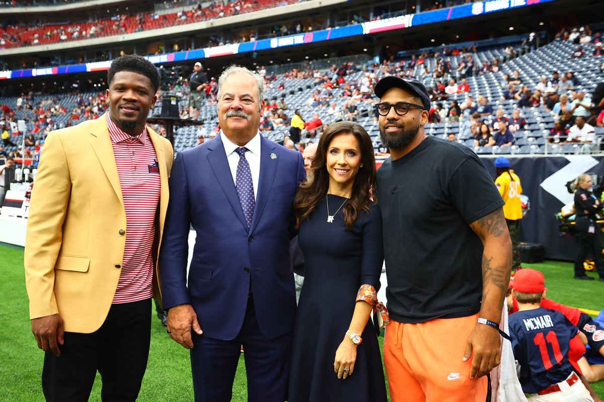 Arian Foster in the house for AJ8️⃣0️⃣ Day 🐐