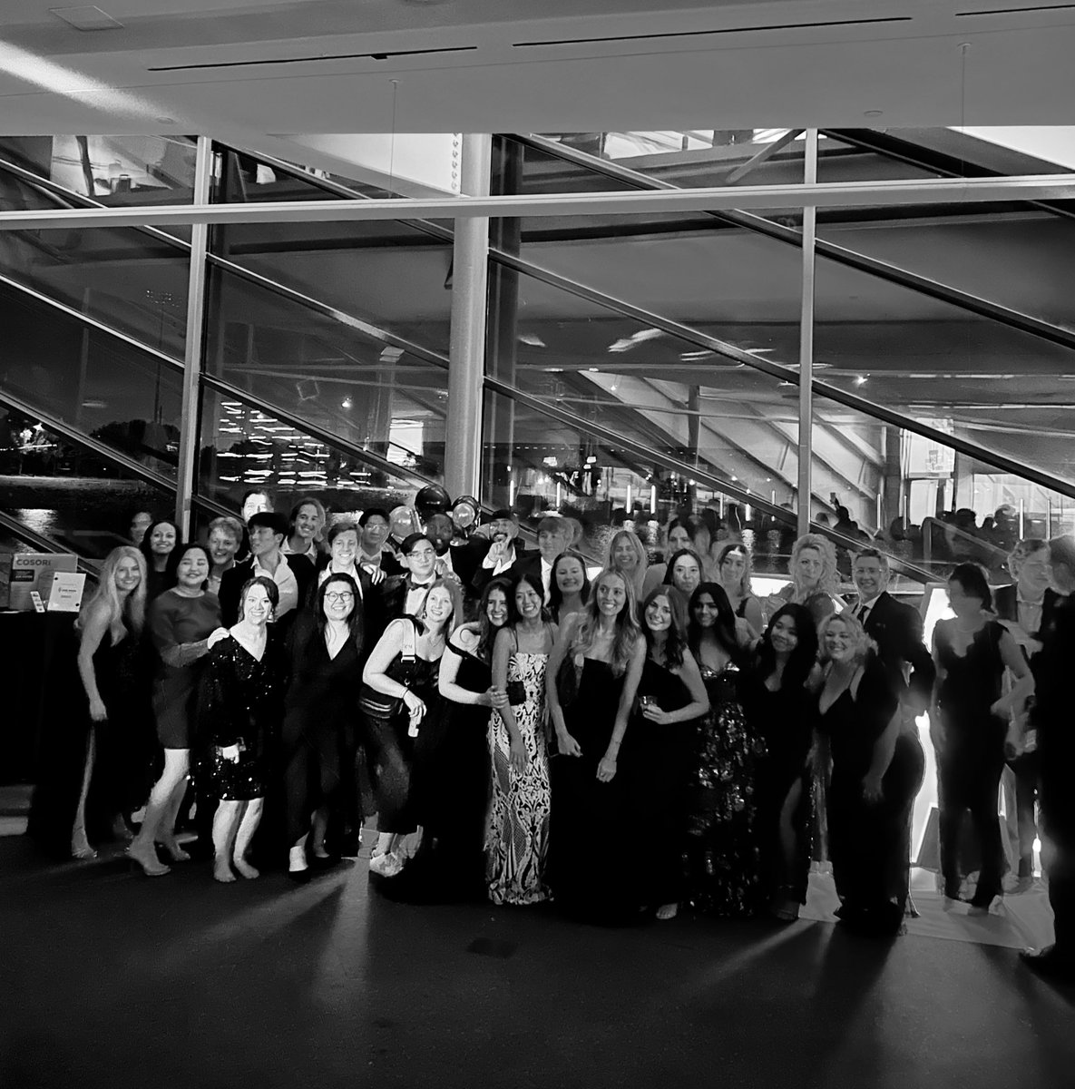 HKayeG's tweet photo. Dental Prom
A success story. 😇🍸 https://t.co/te4sKPPLRg