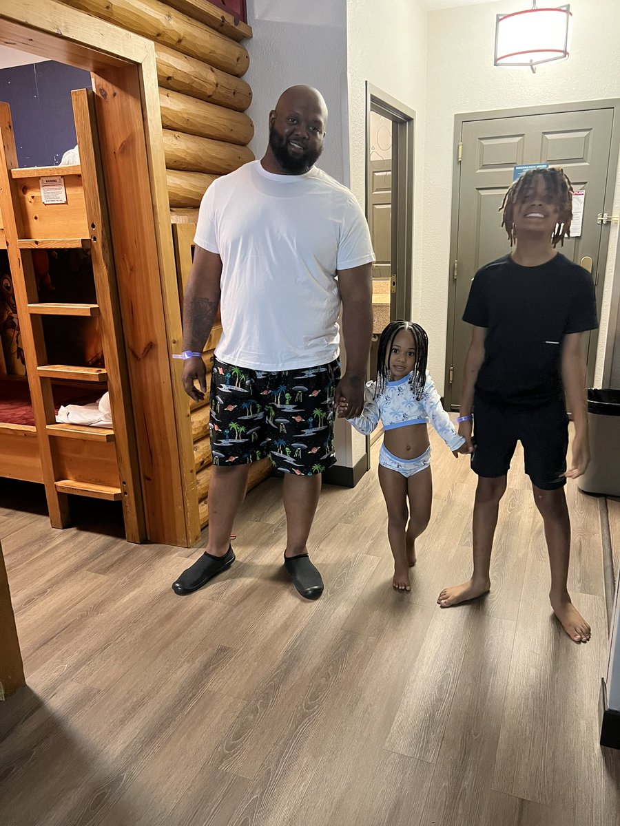 WavyCrocketx10's tweet photo. Only thing that makes me happy https://t.co/yVRnrRg3M7