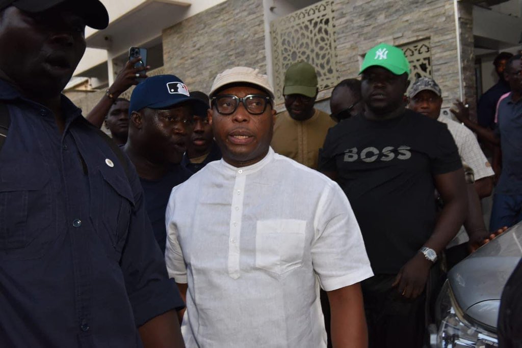 mingas_as's tweet photo. Barthélemy Dias est un homme politique que j’admire énormément, un homme qui a une vision et des principes en matière de politique. Mon choix porte sur lui et je pense qu’il a fait un bilan significatif à Dakar. « Toutti Wax, Job Lou beuri ». https://t.co/4nmlbGFONB