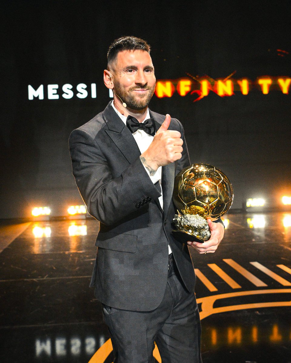 PortalMessi's tweet image. Lionel Messi (37 anos) é o atual vencedor da Bola de Ouro.

Esse é o último dia que você pode dizer isso.