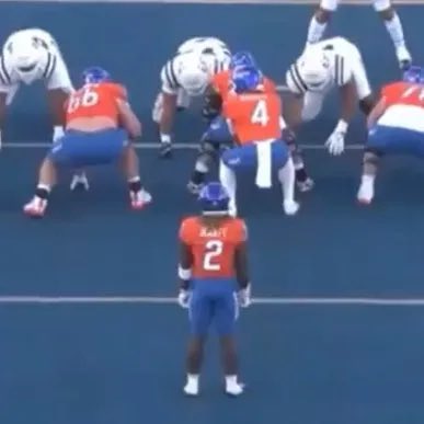 HBrandon08's tweet photo. @BroncoSportsBVB Nora Hayd x Ashton Jeanty … Boise State is on a generational run rn https://t.co/rrDnupUAUI