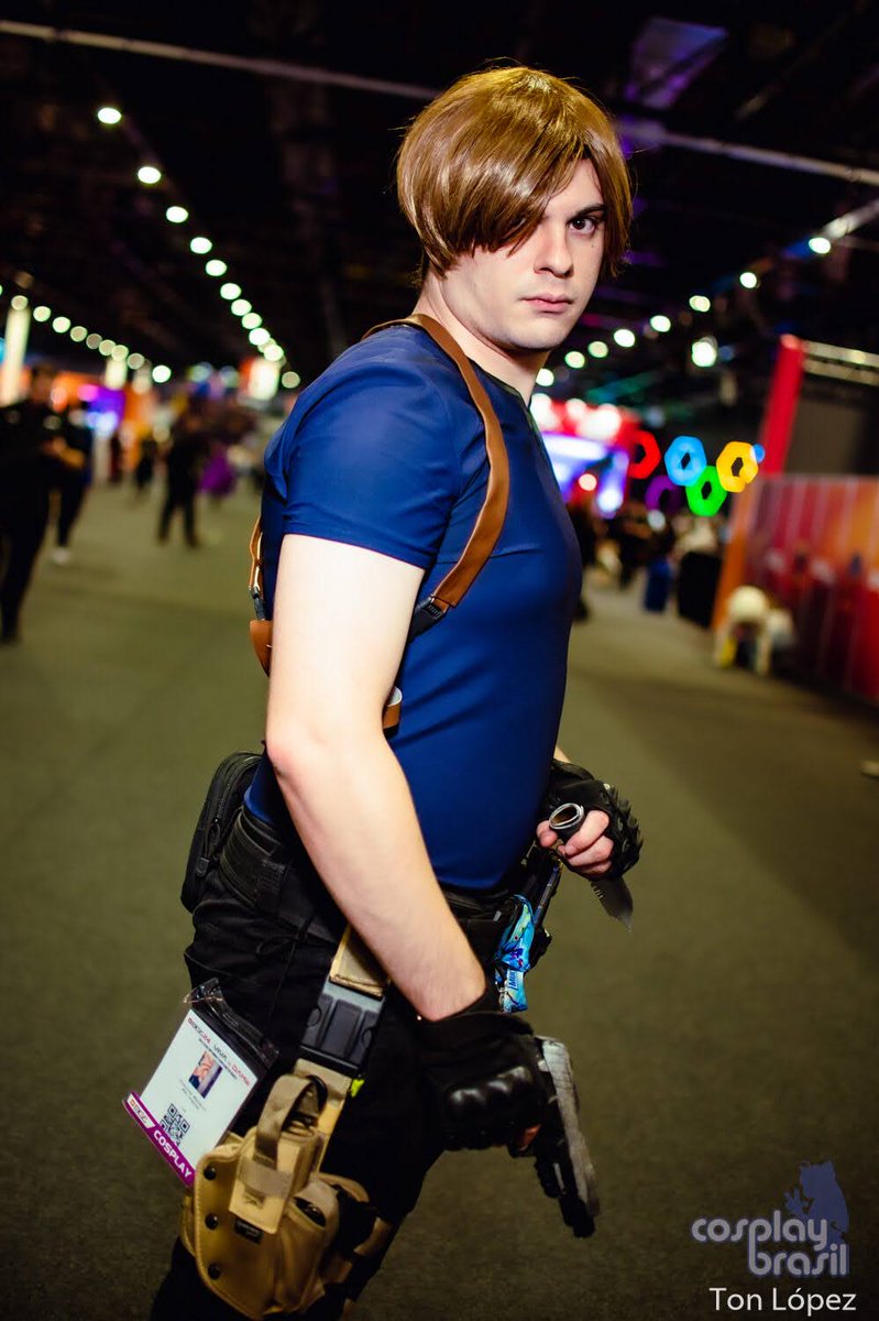 monteiro144's tweet photo. Meu leon pra vocês da quarta feira da bgs 

#ResidentEvil4 #LeonKennedy #RE4 #capcom #ResidentEvil 
@ResidentEvil @CapcomBrasil https://t.co/d0ptGJRdB6