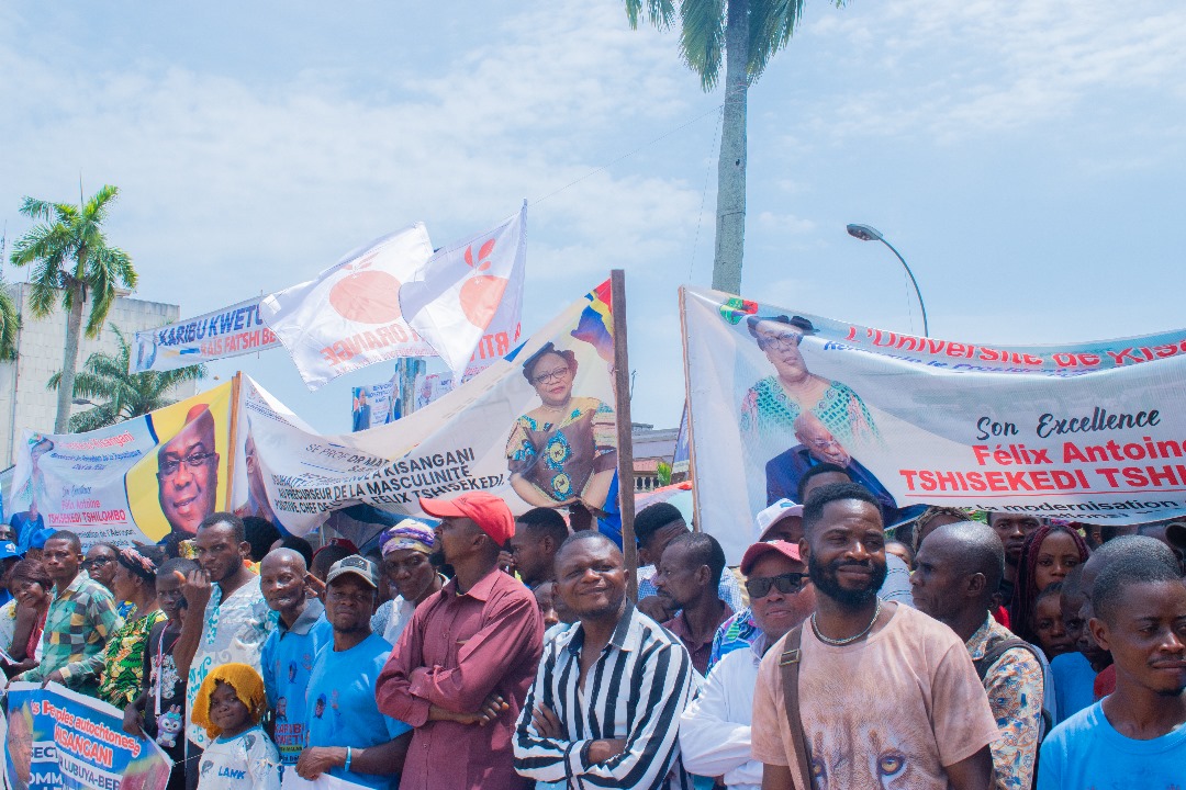 Mes vifs remerciements au Président de la République, Chef de l'État, SE Félix-Antoine TSHISEKEDI TSHILOMBO, Grand Chancelier des Universités et Champion de la masculinité positive, pour son fructueux séjour dans la Grande Orientale, précisément sur ma terre natale "la Tshopo".