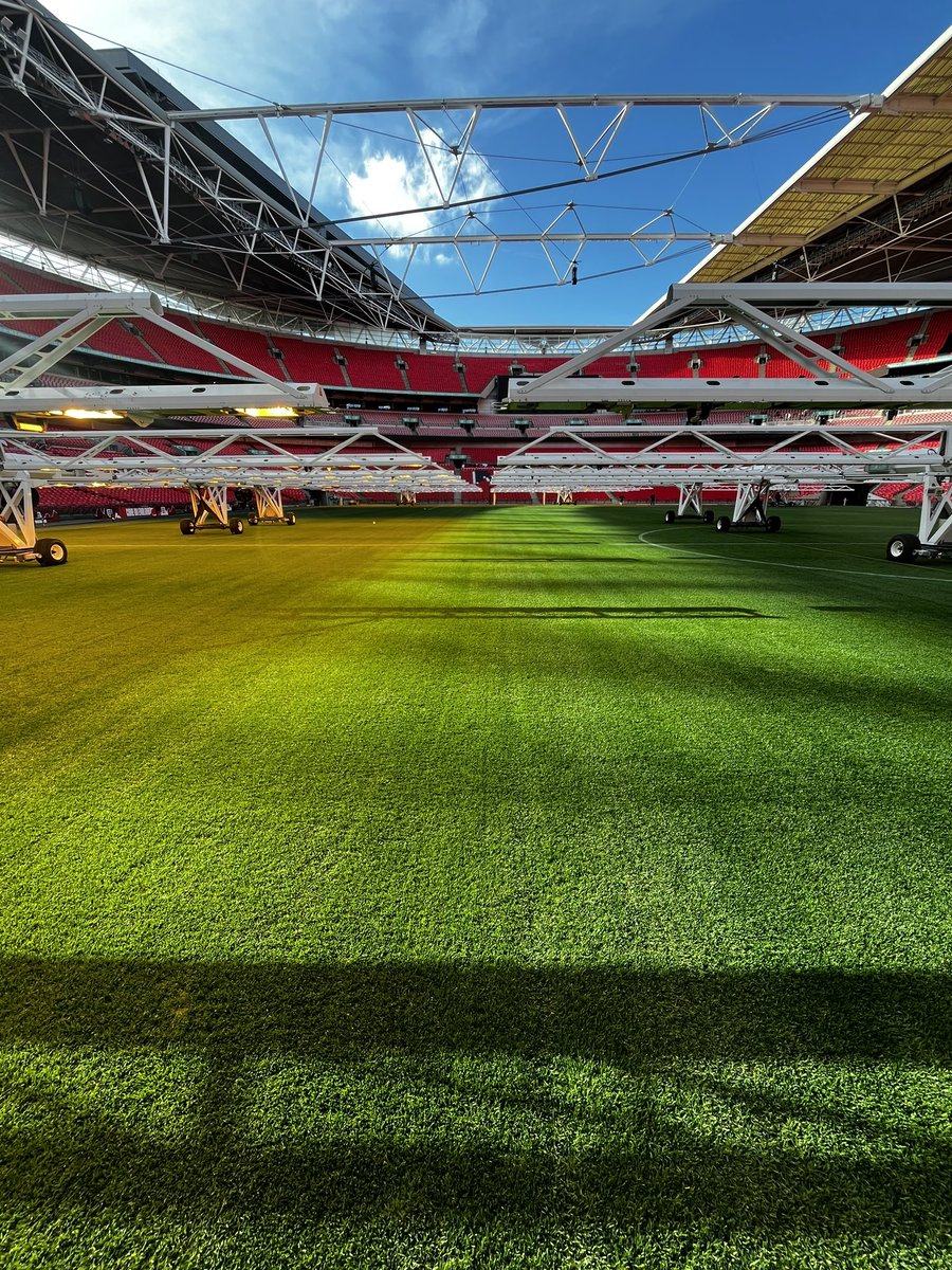 The 4 day flip 🔄
NFL Jags Vs Patriots into England Vs Germany 

Post Game Rake, Top Dress, overseed, Nutrition and all lights applied ready to aid recovery. 

Incredible teamwork, huge amounts of commitment and constantly thinking out the box. Thank you Team 👏🏻