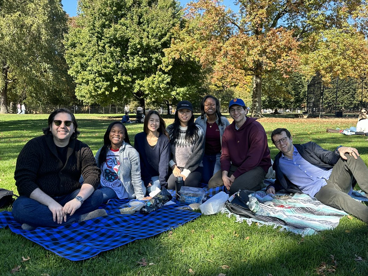 A perfect fall day for a picnic with the second year cardiology fellows 🧺🫀