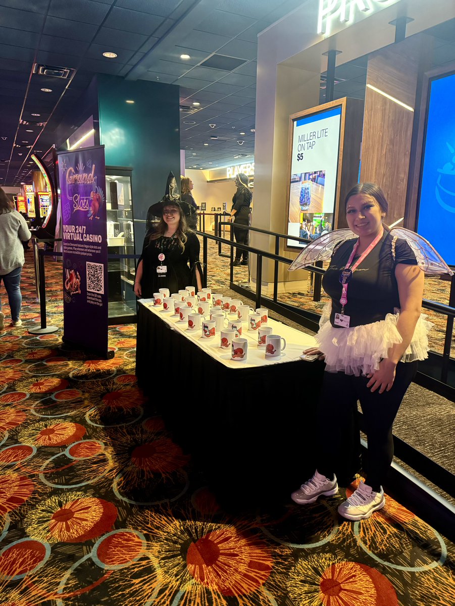 grandcasinoMN's tweet image. Ocho took over Grand Casino this weekend! 🐙

Courtesy of Grand on Demand, mugs were gifted to Guests who downloaded our recently launched app. They&apos;re all set for cozy season — gaming + warm sips.  ☕️

Details ➡️ bit.ly/3LDXlt7

#App #Gaming #AppForThat  #GrandOnDemand