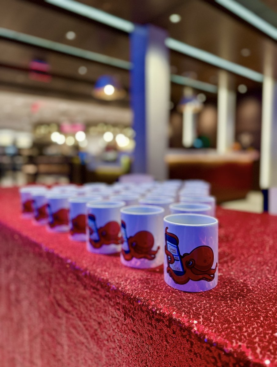 grandcasinoMN's tweet image. Ocho took over Grand Casino this weekend! 🐙

Courtesy of Grand on Demand, mugs were gifted to Guests who downloaded our recently launched app. They&apos;re all set for cozy season — gaming + warm sips.  ☕️

Details ➡️ bit.ly/3LDXlt7

#App #Gaming #AppForThat  #GrandOnDemand