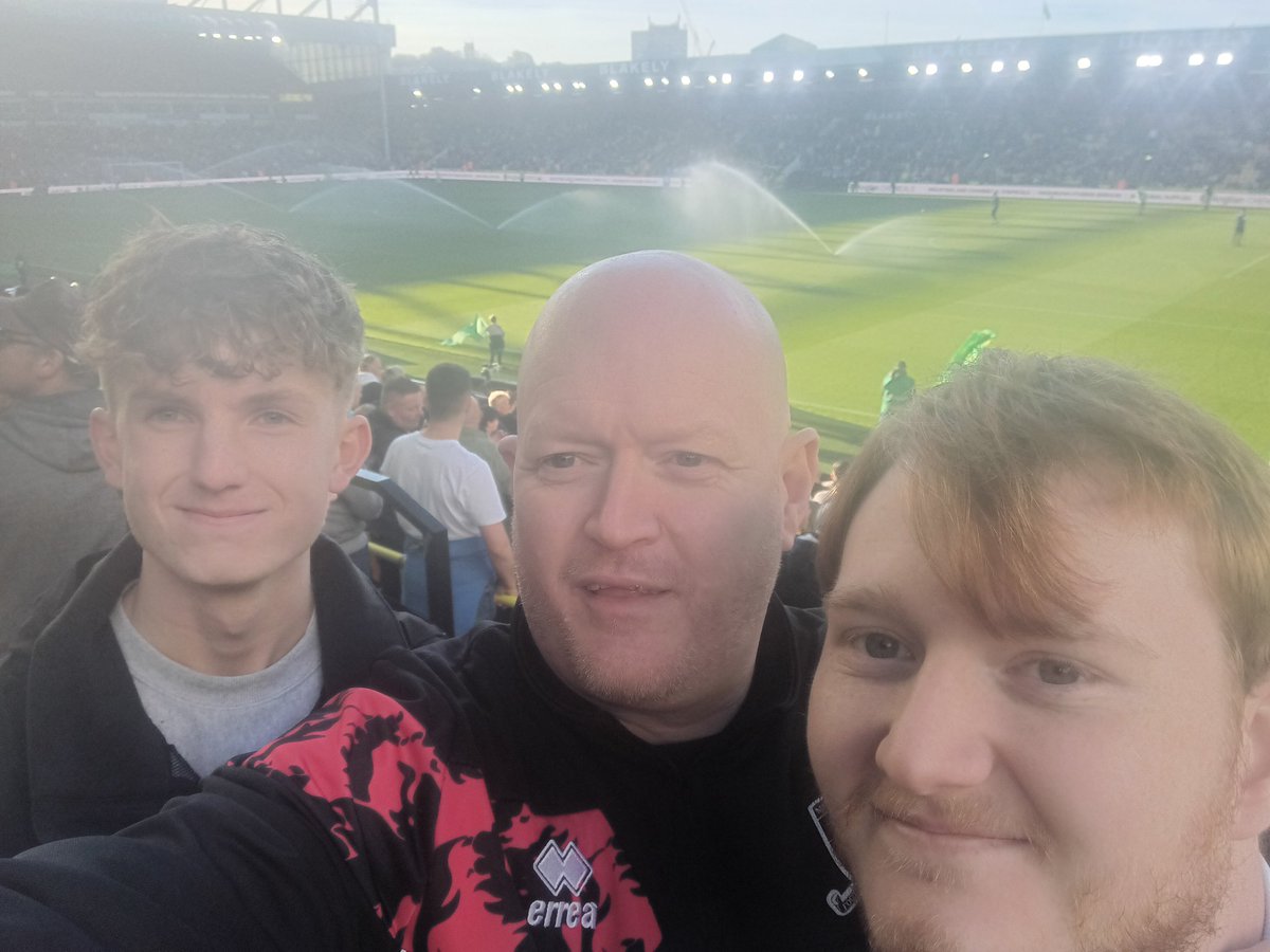 Well what have we just watched? There is why we ain't getting play offs.  Weak as piss.  No underbelly,  no leaders.  #utb #boro <a href="/JYaj/">Jonathan</a>