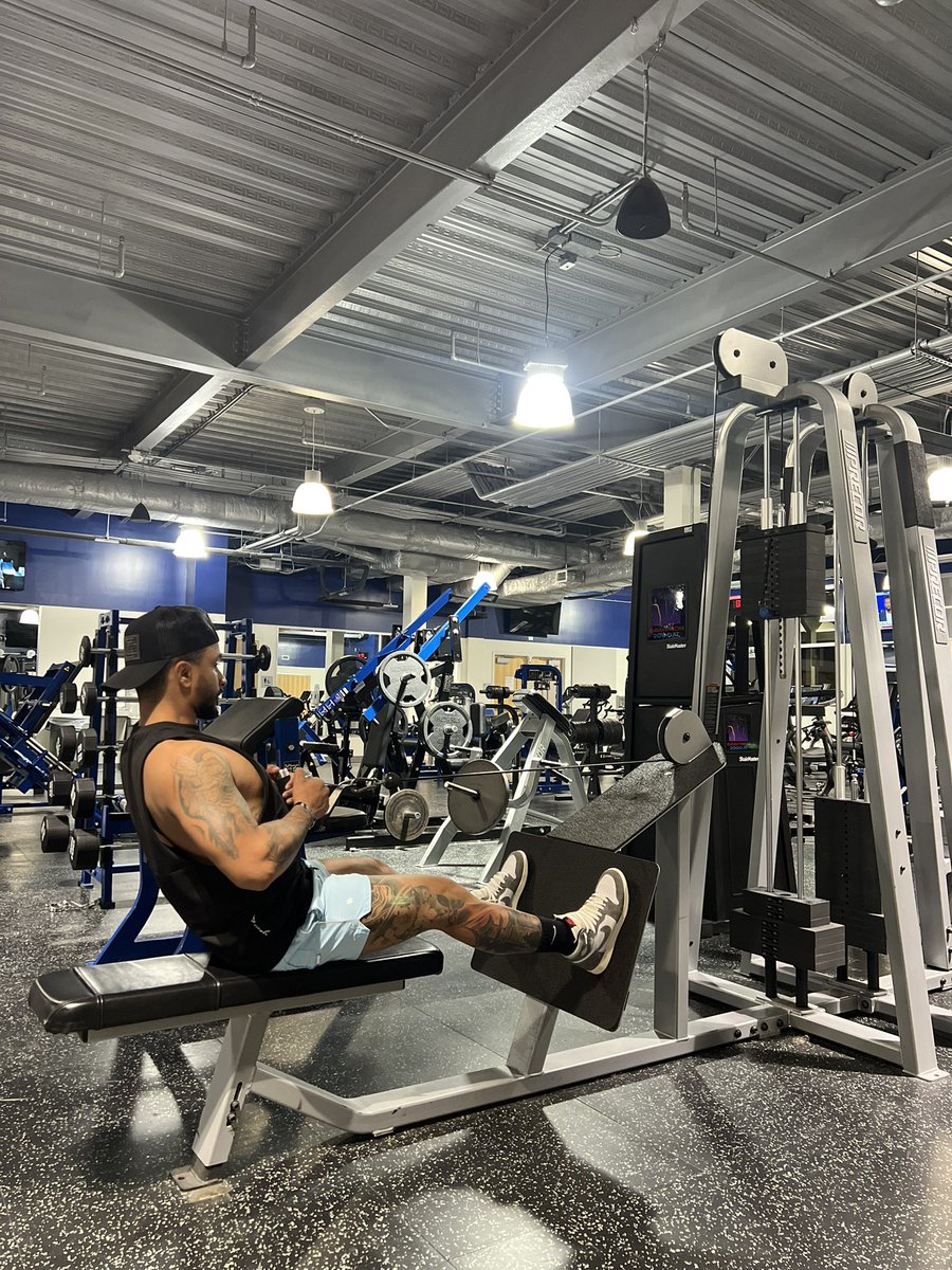 JMartinvisions's tweet photo. Trying to keep myself accountable… discipline has been the hardest part of this journey ⚔️🏋🏽‍♂️ https://t.co/uzTRbsukNa