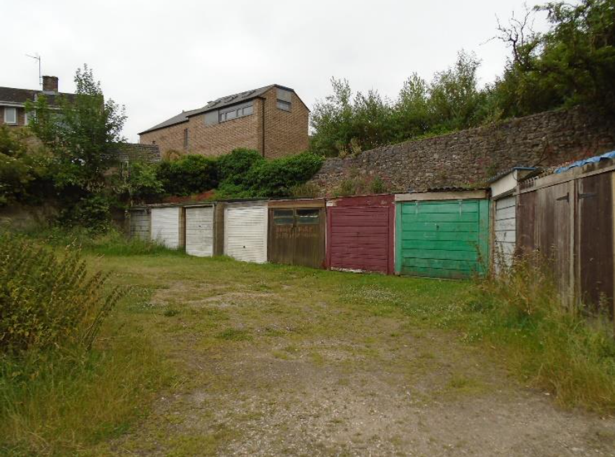 OxfordPresTrust's tweet photo. In 2021 this row of disused, dilapidated garages in Headington Quarry was replaced with a sleek, accessible, low energy house. We gave it an #OPTAward in 2022 and can’t wait to reveal this year’s winners…

#sustainableOxford #creatingsomethingbetter #lowenergyhouse @VarndellEng https://t.co/e3FDl9emQl