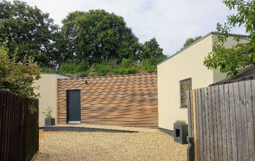 OxfordPresTrust's tweet photo. In 2021 this row of disused, dilapidated garages in Headington Quarry was replaced with a sleek, accessible, low energy house. We gave it an #OPTAward in 2022 and can’t wait to reveal this year’s winners…

#sustainableOxford #creatingsomethingbetter #lowenergyhouse @VarndellEng https://t.co/e3FDl9emQl