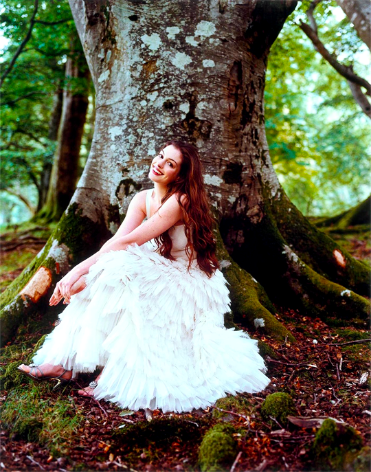 Anne Hathaway photographed by John Huba for Instyle, 2002