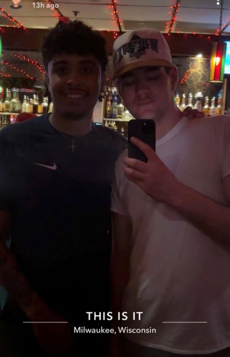 dobettersiah's tweet image. I’m Ngl I thought we’d just smoke n fuck first time we met lol but bro was way too sweet you won my heart bro I appreciate what ya do for us twin ⚔️