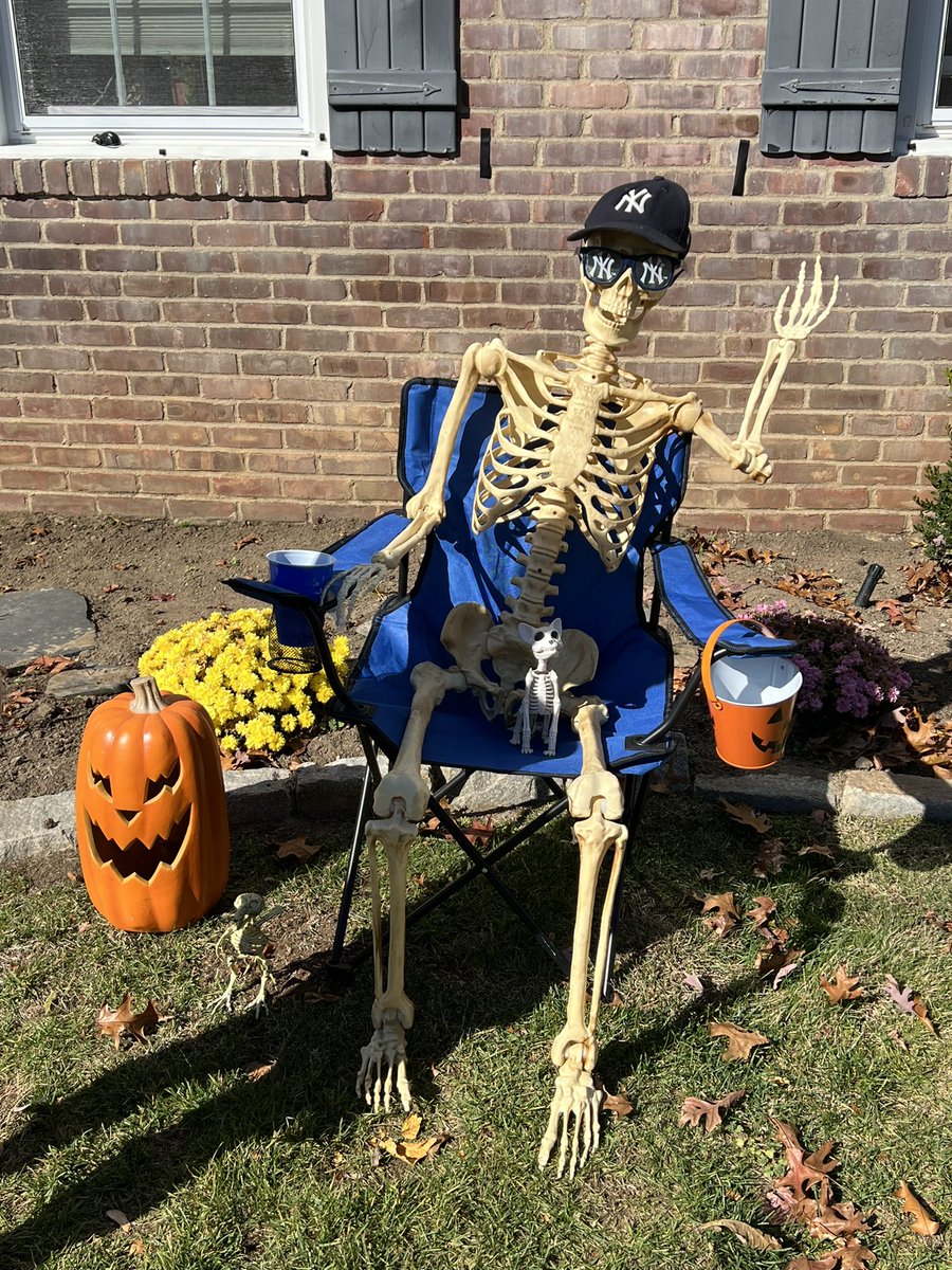 kniessing's tweet image. When it’s Halloween but your team is playing in the World Series @Yankees #Yankees #WorldSeries